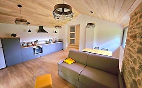 Ancienne Batisse Renovee
